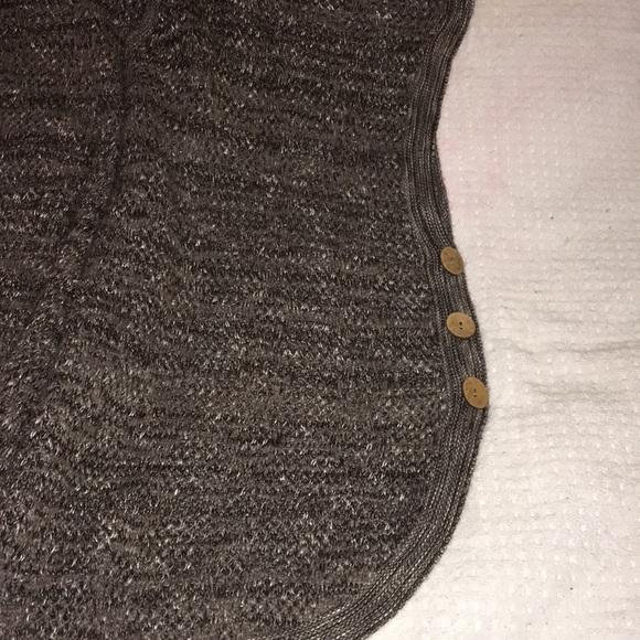 Brown, camel and white woven poncho - Picture 3 of 7